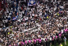 بالفيديو والصور جماهير باريس سان جيرمان تقتحم ملعب أليانز أرينا بعد التتويج الأوروبي التاريخي 4 جماهير باريس سان جيرمان