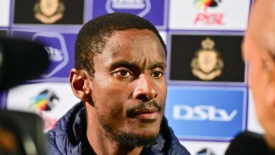 مولودية الجزائر يتعاقد مع رولاني موكينا مدربًا جديدًا. تفاصيل حول التحديات والتطلعات المستقبلية للفريق.