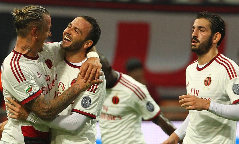 نجم ميلان السابق ريكاردو سابونارا يعلن اعتزاله اللعب ويتجه إلى عالم التدريب، تفاصيل مسيرته وأهدافه المستقبلية.
