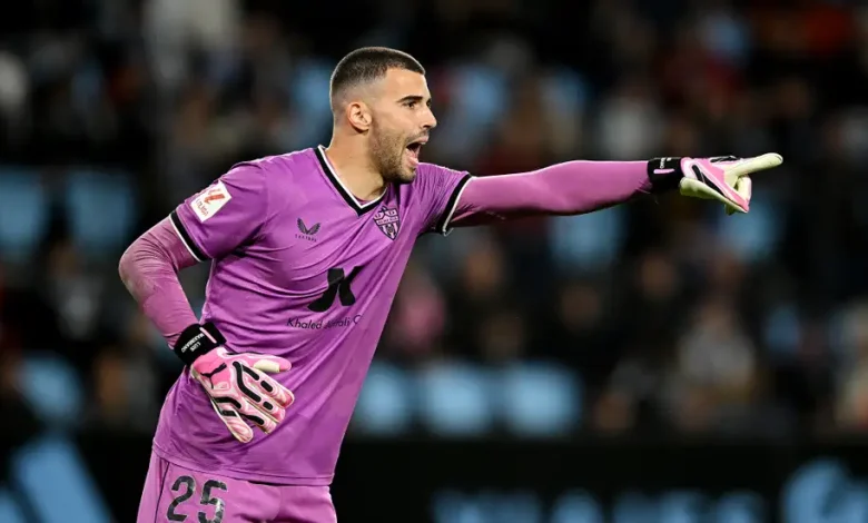 تعاقدات نادي نيوم