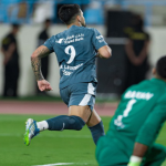 الأخدود ضد الهلال