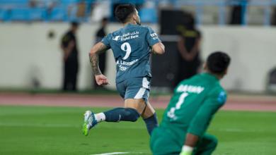 الأخدود ضد الهلال