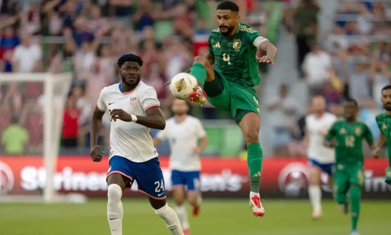 قرار اضطراري يعيد عبد الإله العمري إلى الأخضر قبل الملحق الآسيوي 1 عبد الإله العمري المنتخب السعودي