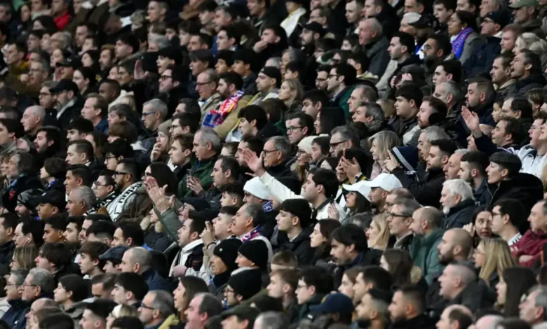 هتافات ضد بيريز اليوم