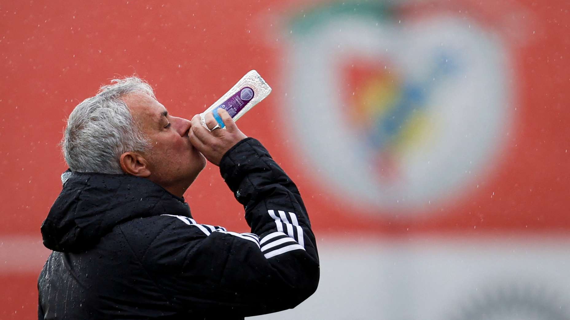 مورينيو يشعلها قبل مواجهة ريال مدريد: تصريحات نارية أم حرب نفسية؟