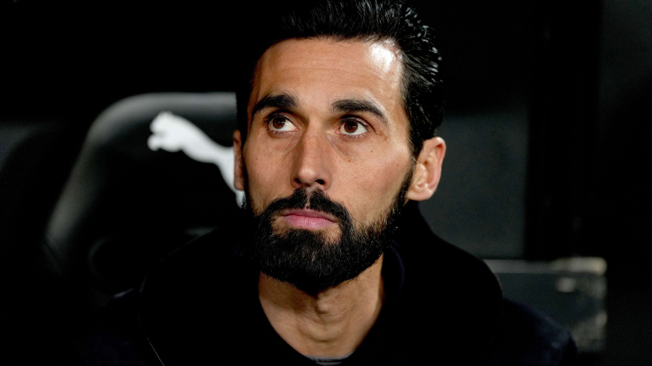 تشكيلة ريال مدريد المفاجئة ضد بنفيكا: غيابات مؤثرة ونجوم شبابية تقتحم القائمة! (تحليل شامل)