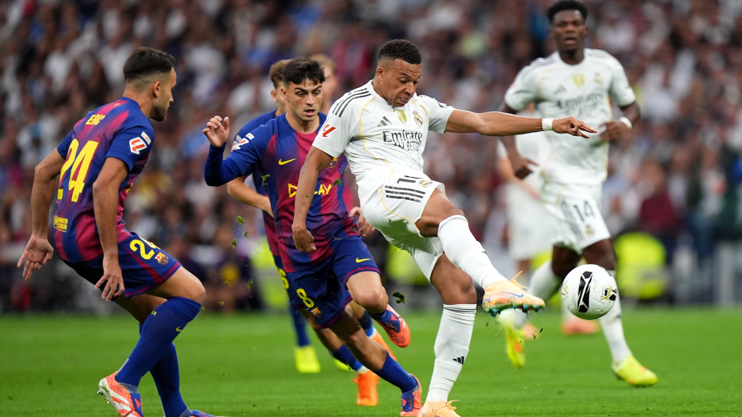 خبر مفرح في برشلونة رغم مرارة الديربي! هل إصابة إريك غارسيا بسيطة؟