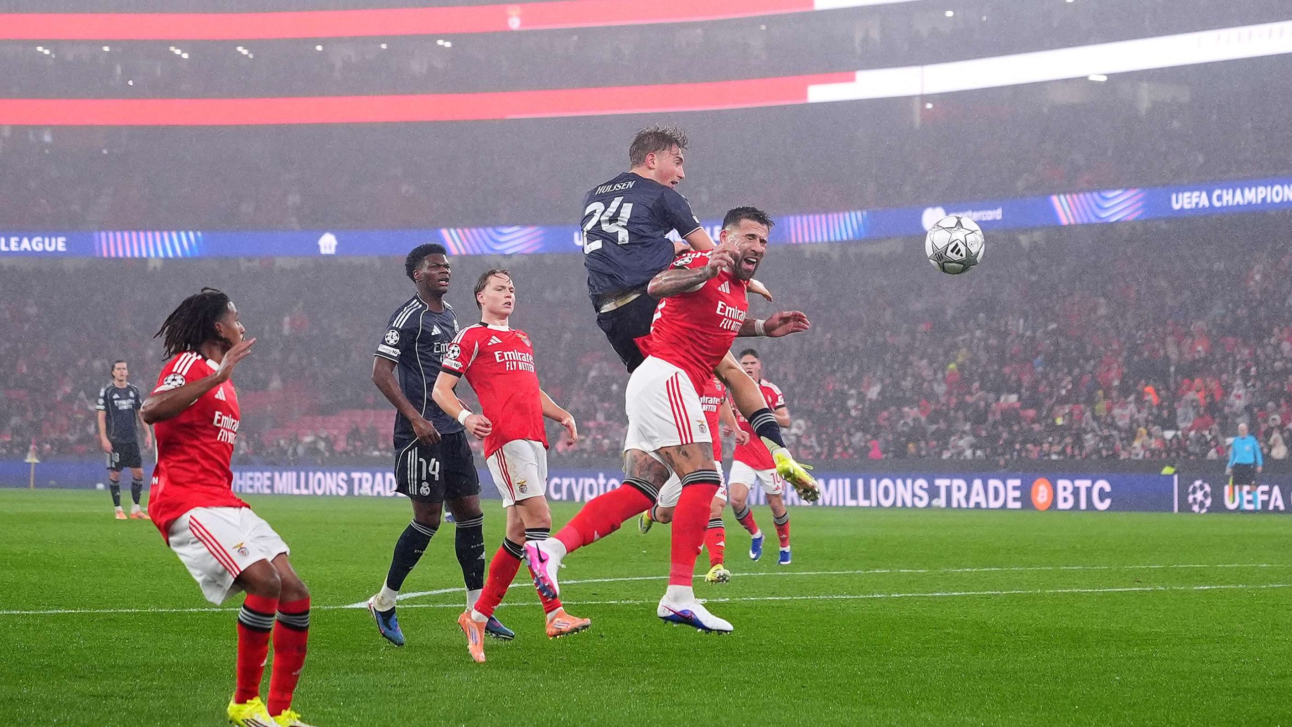 توقع صادم بالذكاء الاصطناعي: هل يثأر ريال مدريد من بنفيكا في دوري الأبطال؟ (تحليل كامل للمباراة المرتقبة)