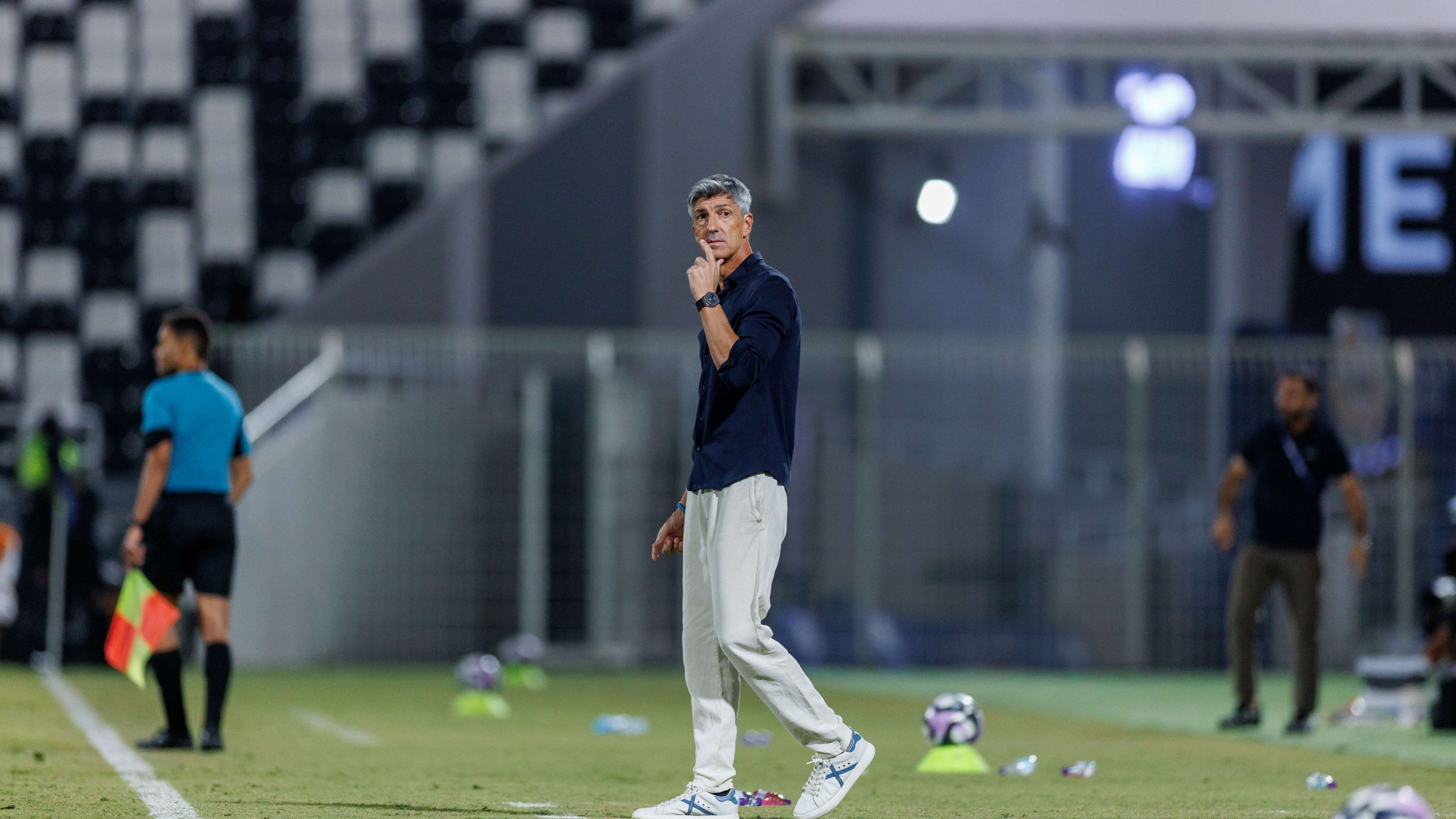 رسميًا: الشباب السعودي يصدم جماهيره بإقالة المدرب ألجواسيل بعد تدهور النتائج! من يخلفه؟