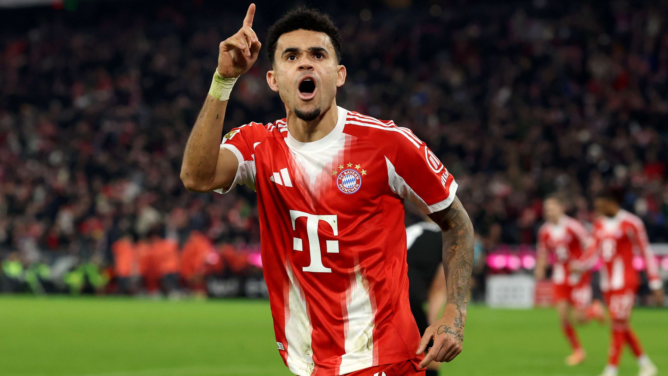 لويس دياز: هل يعيد ثنائية أوليسي ذكريات روبيري في بايرن ميونخ؟ الكولومبي يكشف عن رأيه!