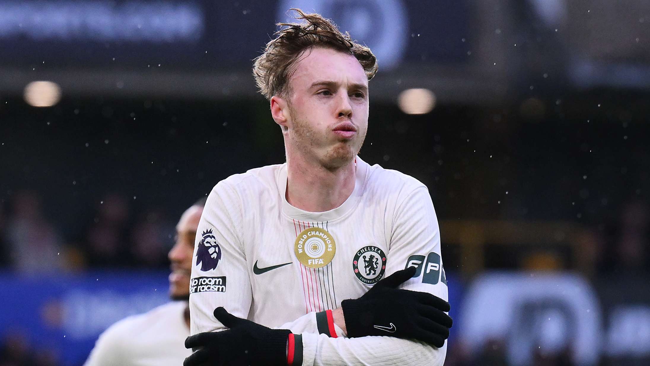 صديق بالمر يشعل التكهنات: هل ينتقل نجم تشيلسي إلى مانشستر يونايتد؟