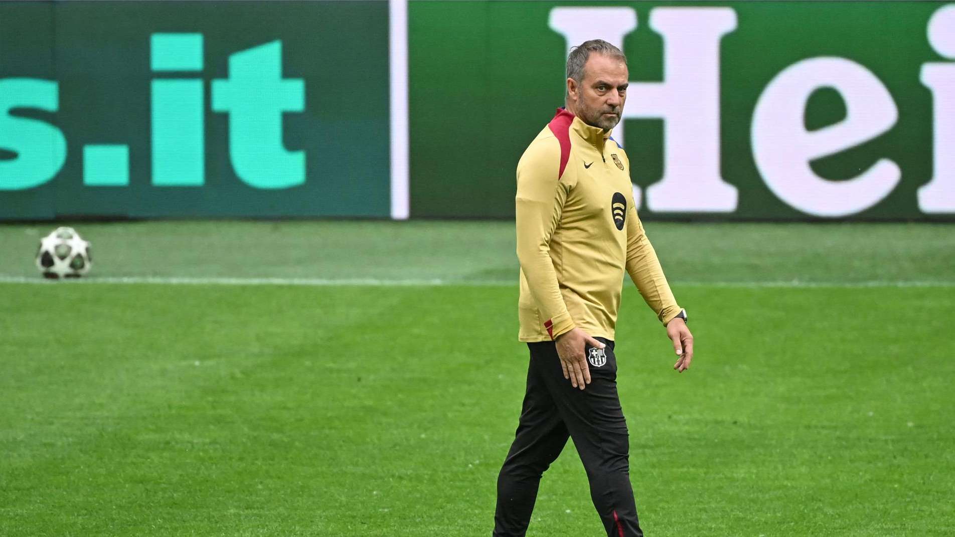 مستقبل برناردو سيلفا يشتعل بين مانشستر سيتي وعروض الدوري السعودي