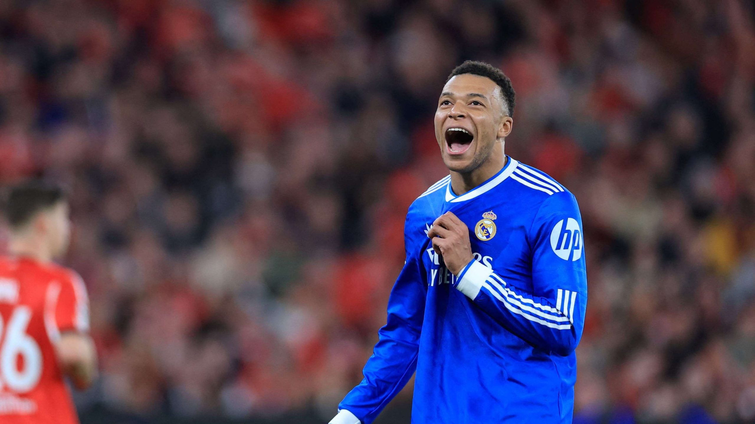 سلوك كيليان مبابي تحت المجهر: تصريحات نارية من الحارس ألكسندر أوكيدجا