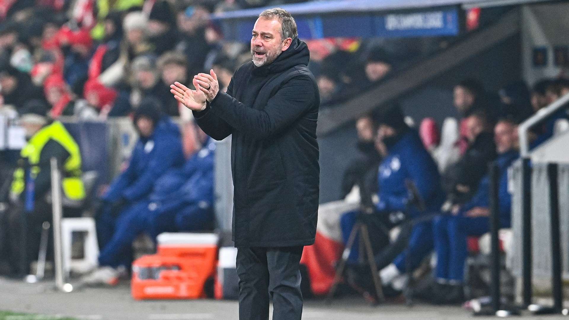 تشكيل برشلونة أمام ليفانتي.. ثورة هانز فليك لإنقاذ الموسم الكتالوني