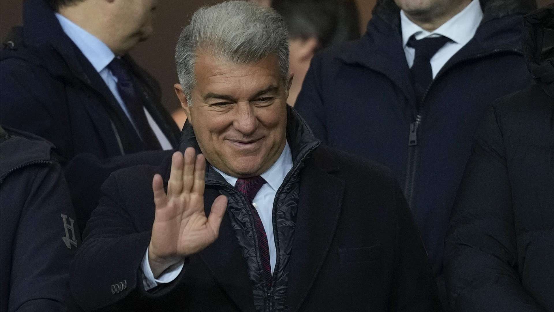 خوان لابورتا ورئاسة برشلونة: لقطة المكنسة التي أشعلت الكامب نو!