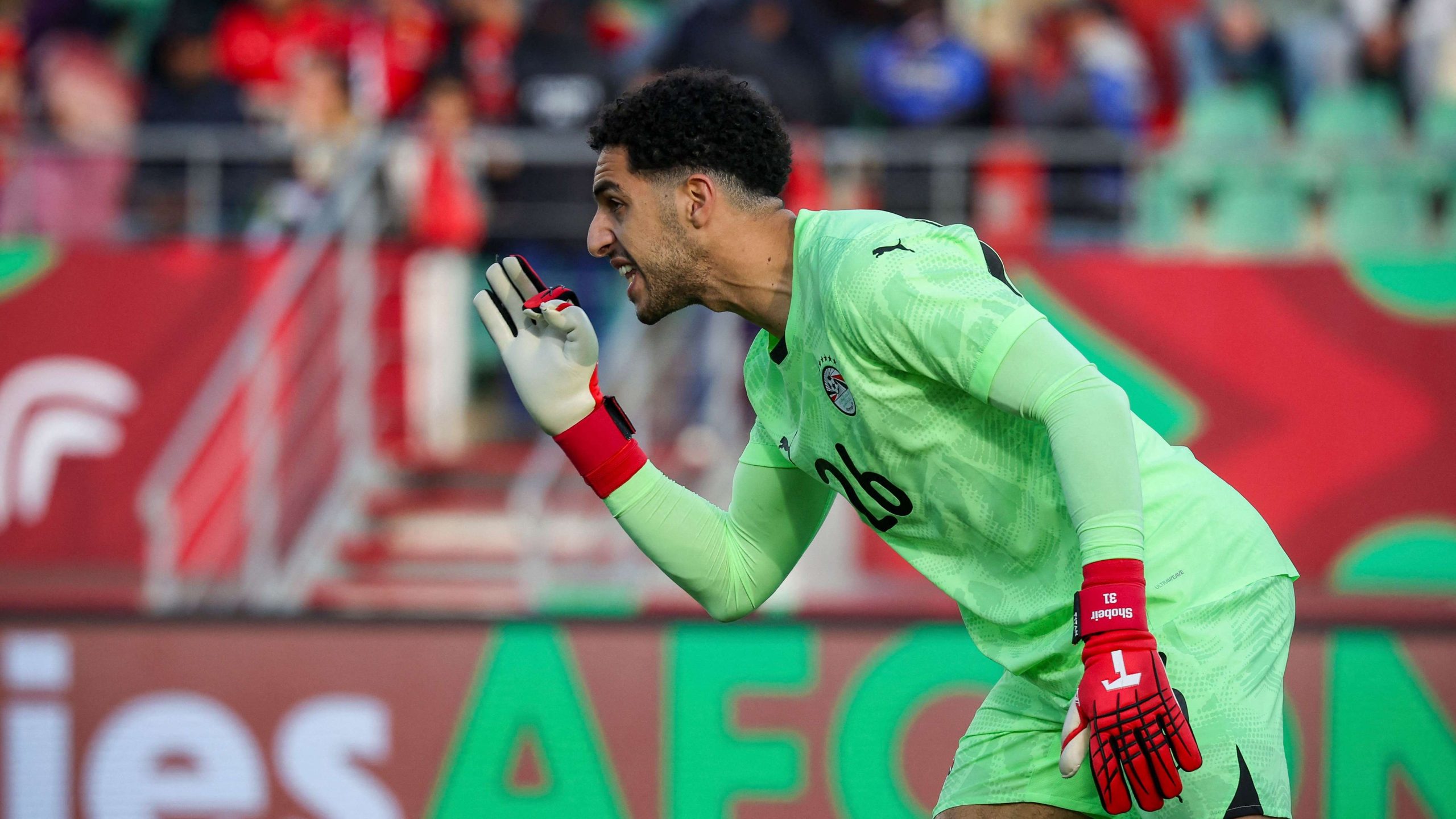 مستقبل مصطفى شوبير: هل يغادر حارس الأهلي نحو مانشستر يونايتد؟