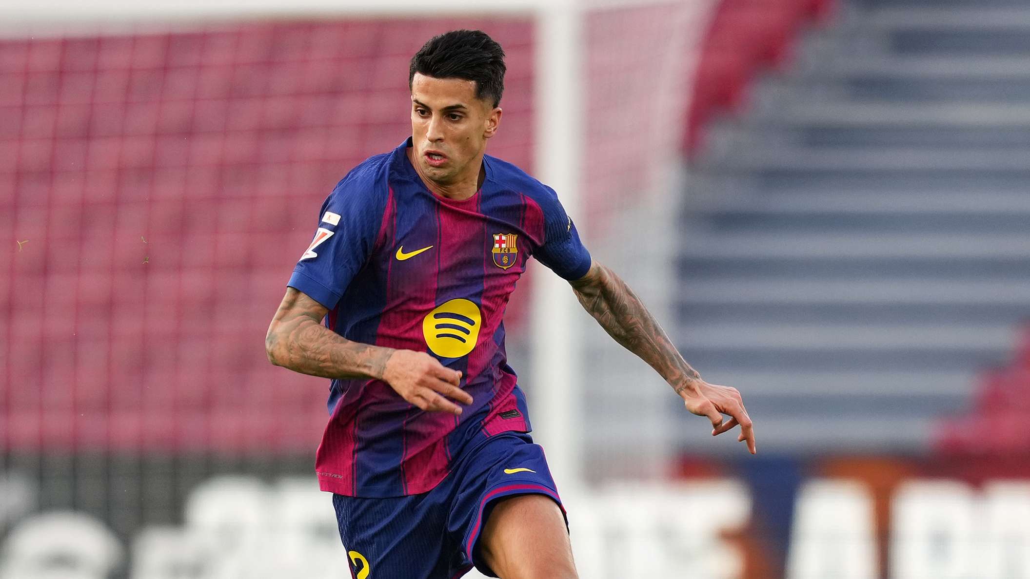 تألق جواو كانسيلو يزلزل مكانة بالدي في تشكيلة برشلونة الأساسية