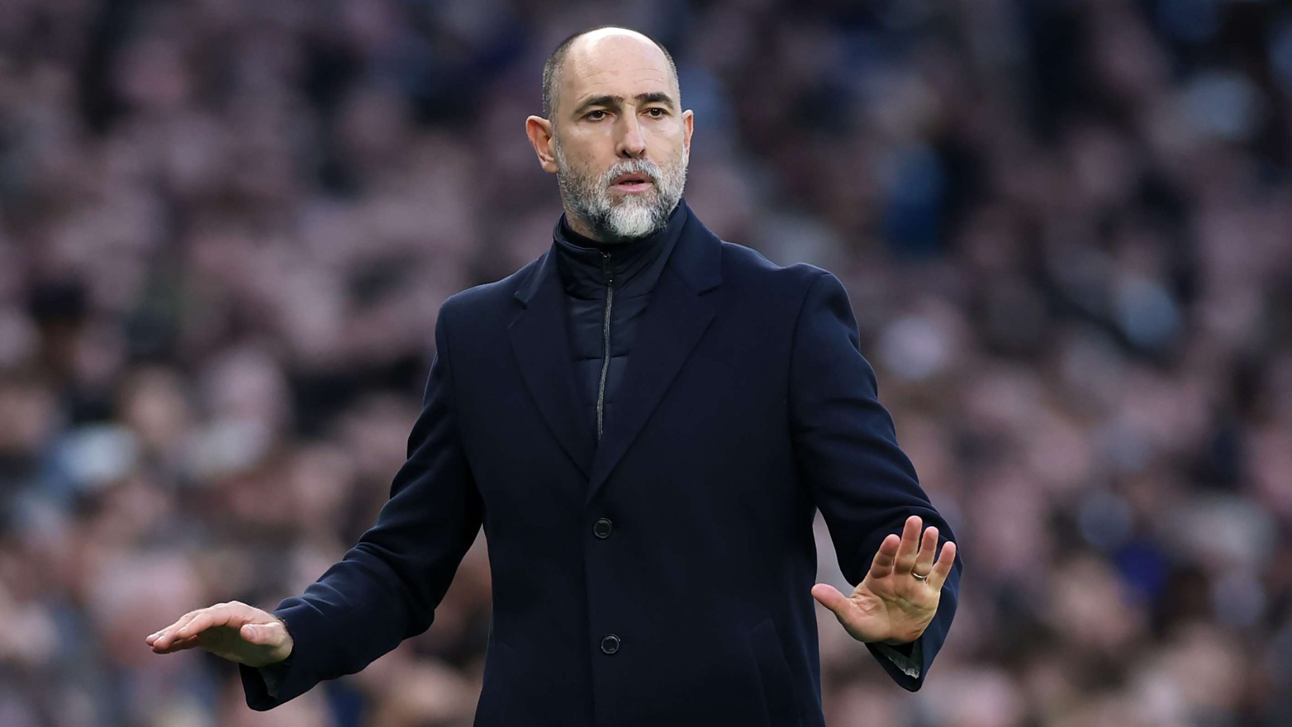 عصيان لاعبي توتنهام يشعل ديربي لندن ويهدد بقاء تيودور