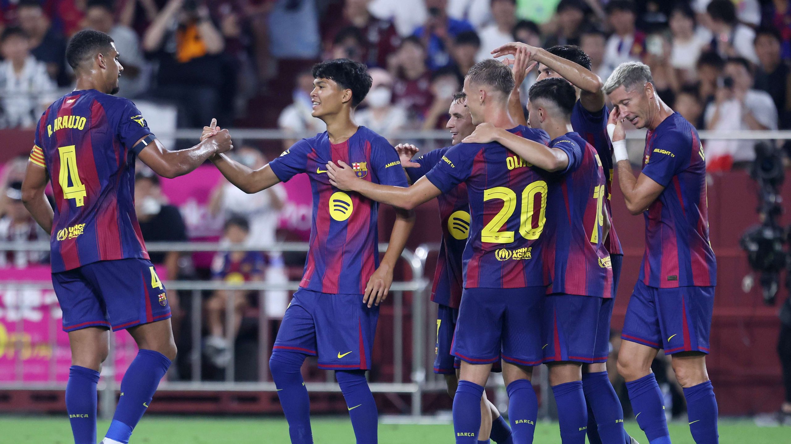 صفقة برشلونة الجديدة أجاى تافاريس.. جوهرة إنجليزية تشعل لاماسيا