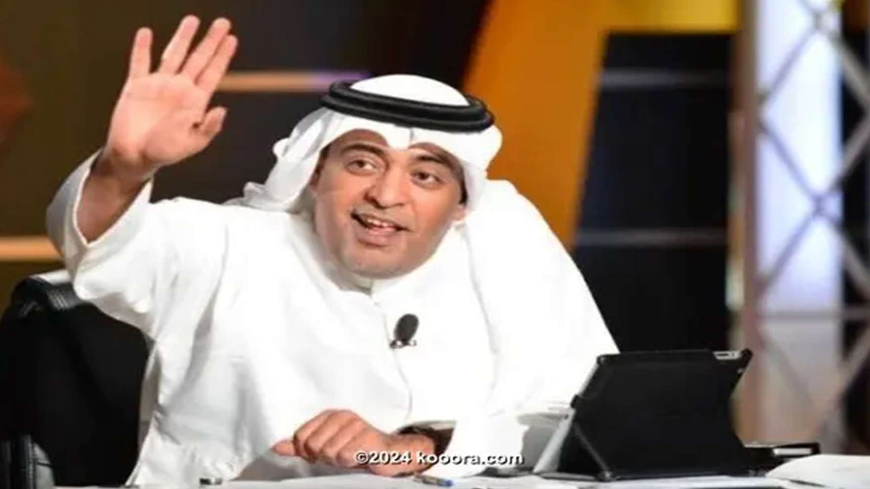 بالفيديو اعتذار وليد الفراج لعائلة الرمز: كواليس المواجهة التاريخية مع النصر