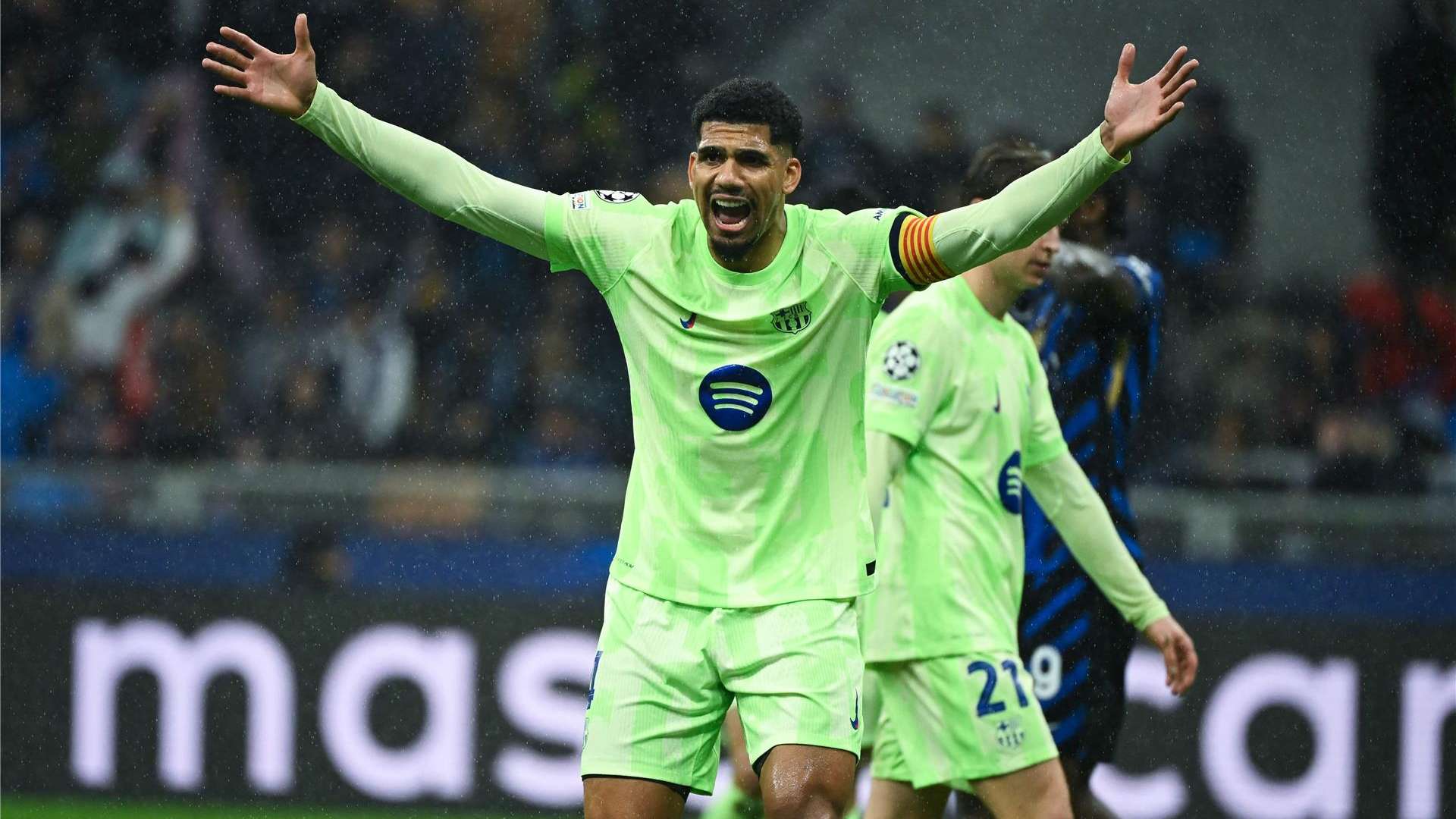 عودة رونالد أراوخو للملاعب: قائد برشلونة يتحدى الاكتئاب لاستعادة عرشه