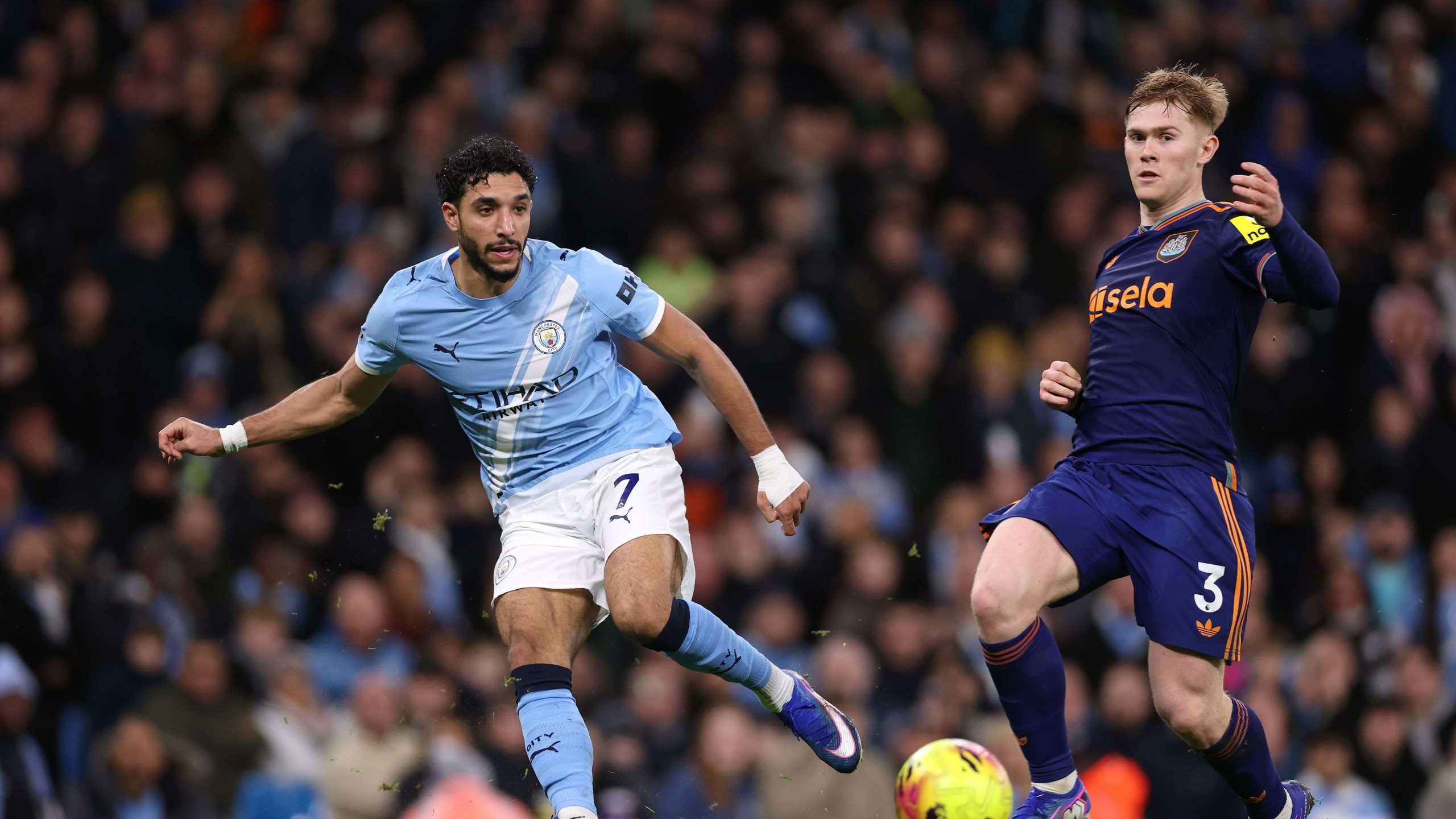 انتقال عمر مرموش لبرشلونة: هل يكون “الفرعون” خليفة ليفاندوفسكي؟