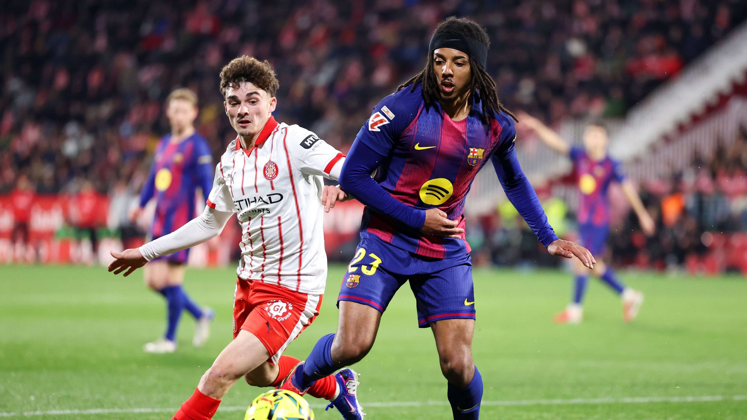 هدف فوز جيرونا يثير زلزالاً تحكيمياً: اعتراف رسمي بصدمة لبرشلونة!