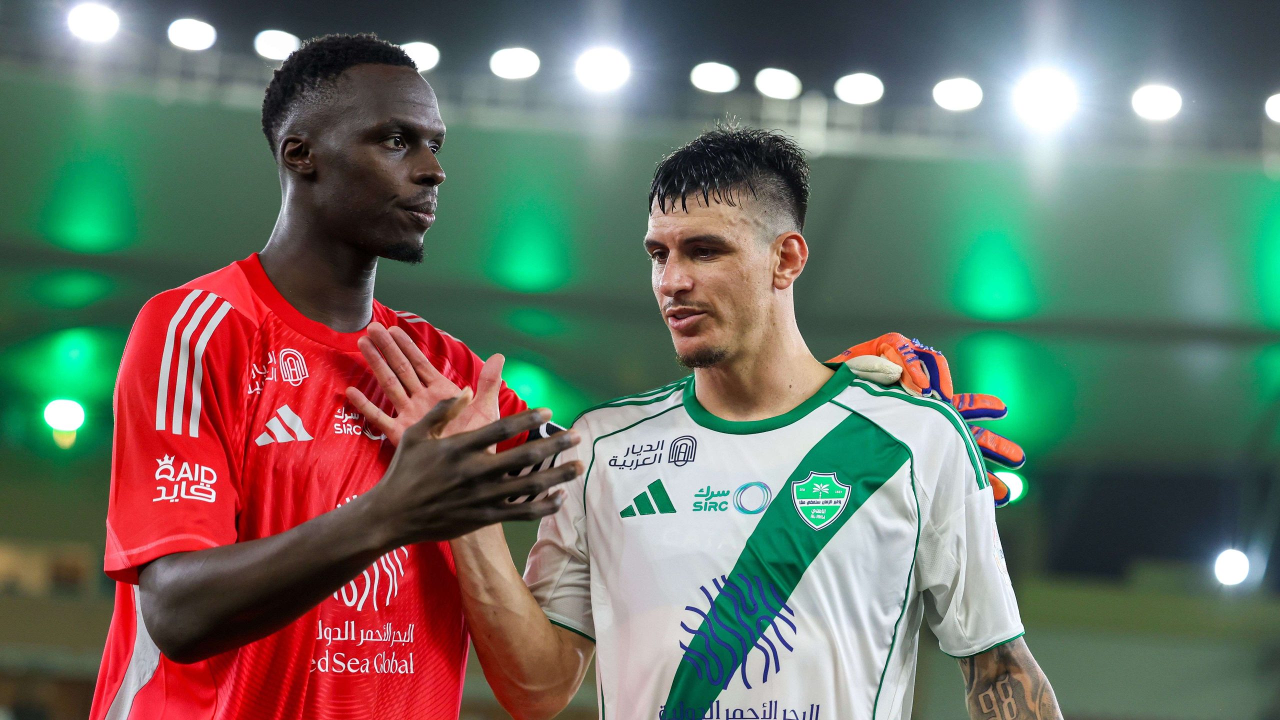 مباراة الأهلي وضمك تفجر بركان الغضب: عطل تقني يهدد نزاهة النتيجة!