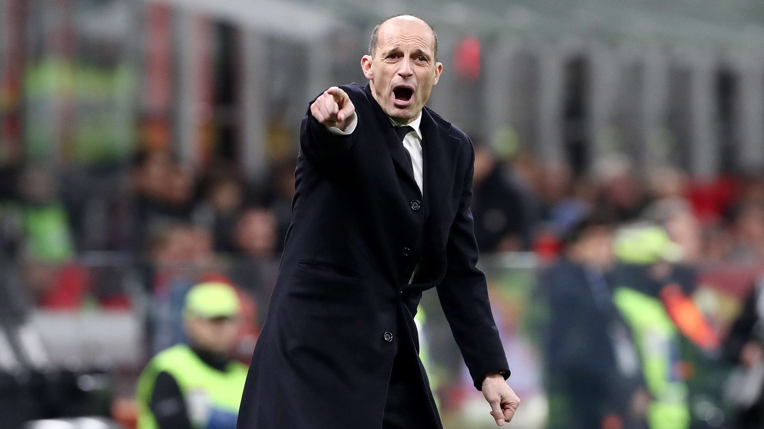 مستقبل أليجري مع ميلان في مهب الريح: هل يرحل الماكس بنهاية الموسم؟