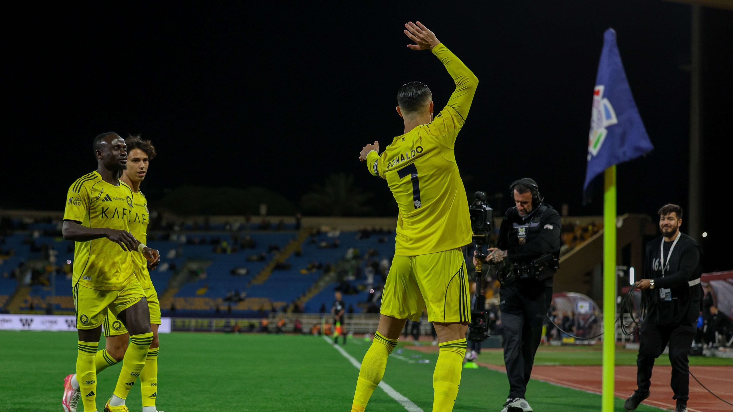 احتفال كريستيانو رونالدو يثير الجدل.. هل سخر من روبن نيفيز؟