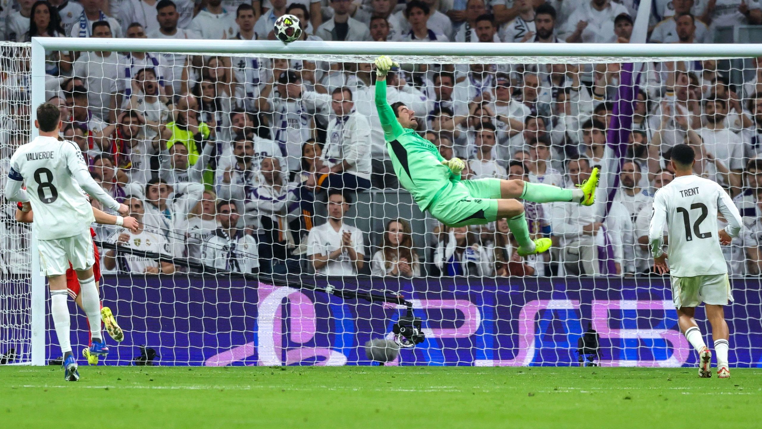 تيبو كورتوا ومانشستر سيتي: الحارس البلجيكي يتوقع الصدام الكبير في الأبطال