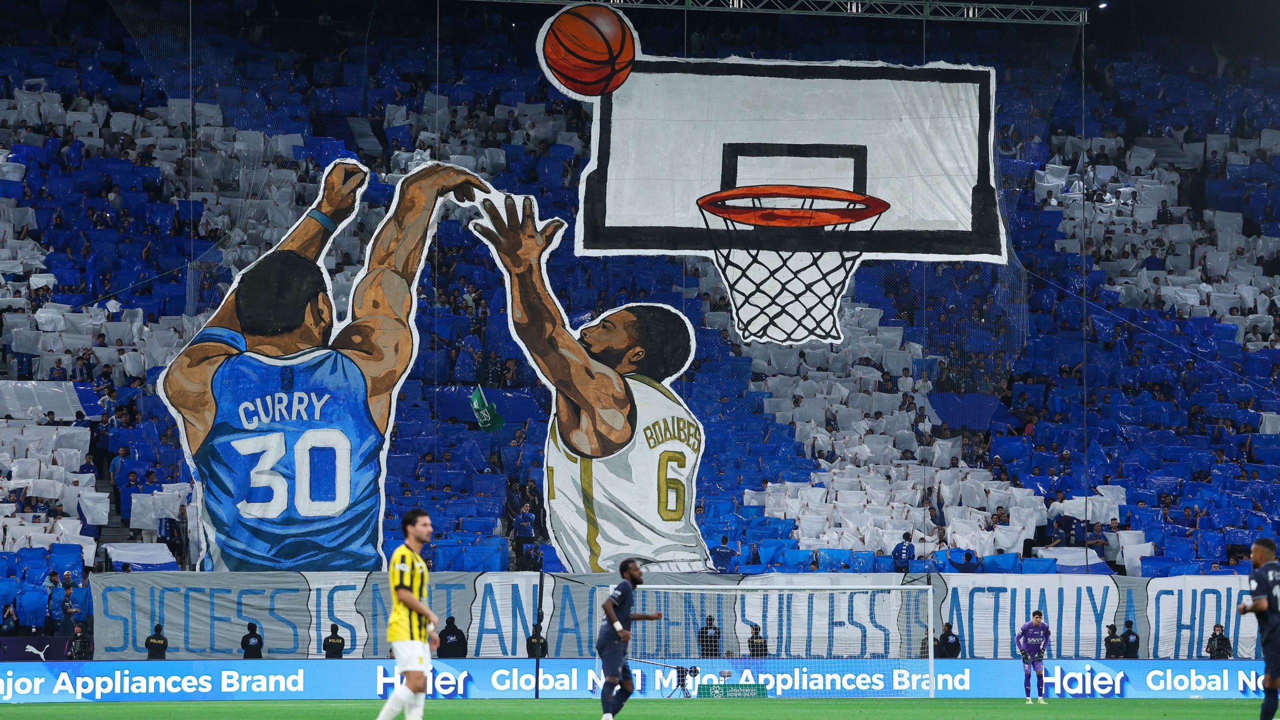 جدول مباريات اليوم الجمعة: صدام الهلال والشباب يلهب دوري روشن السعودي