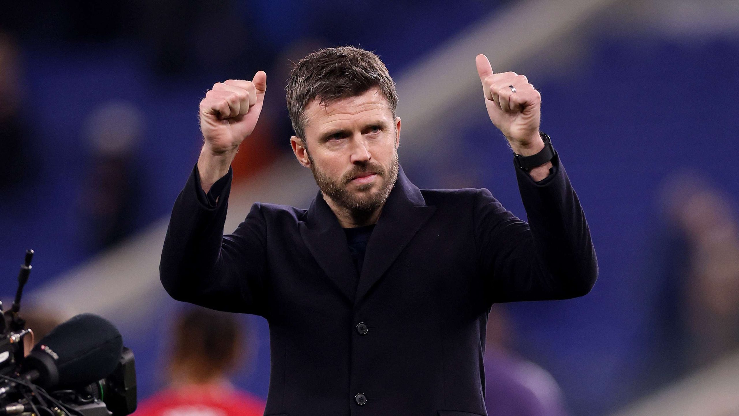 إصابة ماتياس دي ليخت تخلط الأوراق في مانشستر يونايتد وكاريك يحسم الجدل