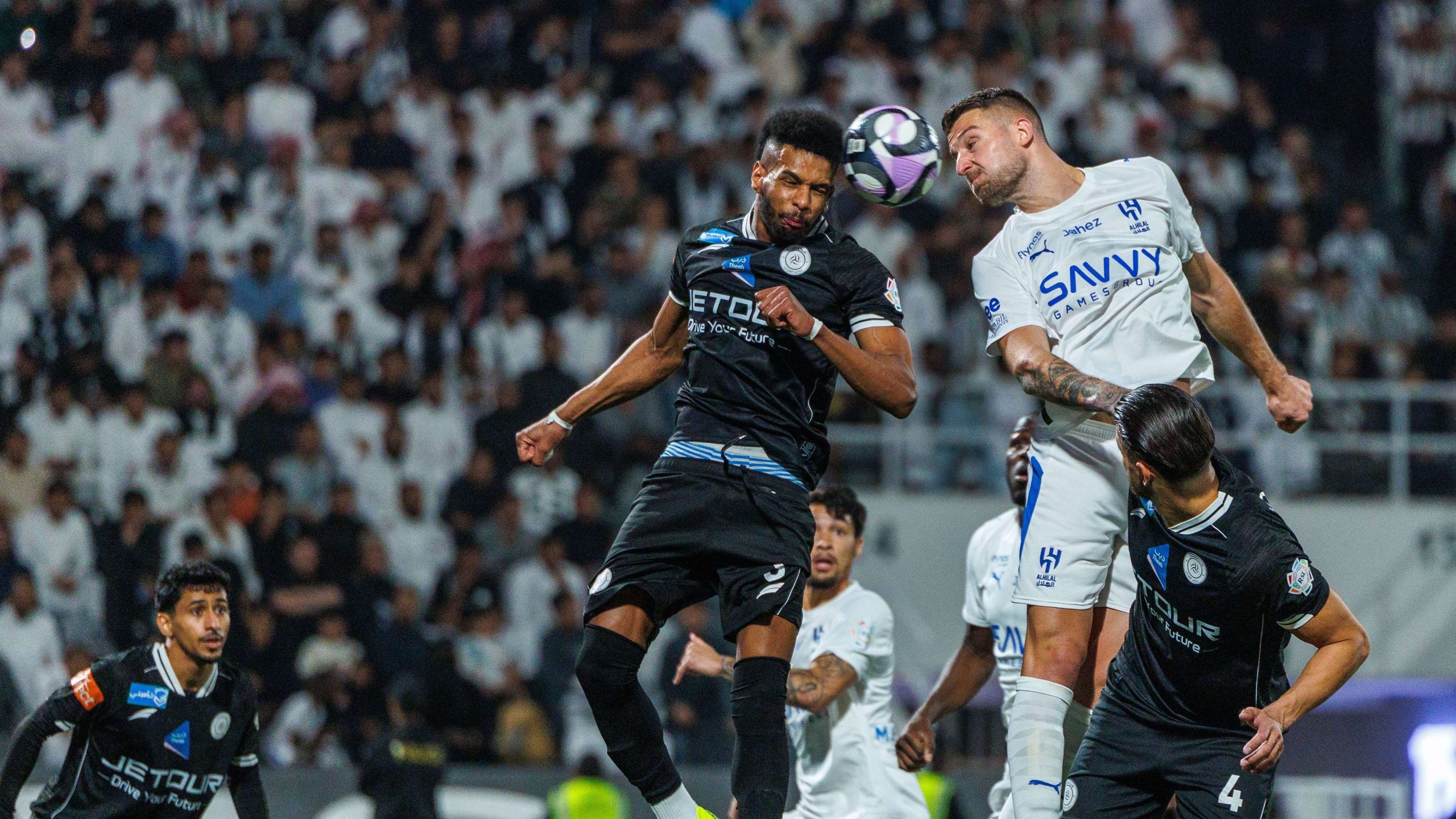 مباراة الهلال والشباب تشعل صراع الصدارة في ليلة الثمانية أهداف