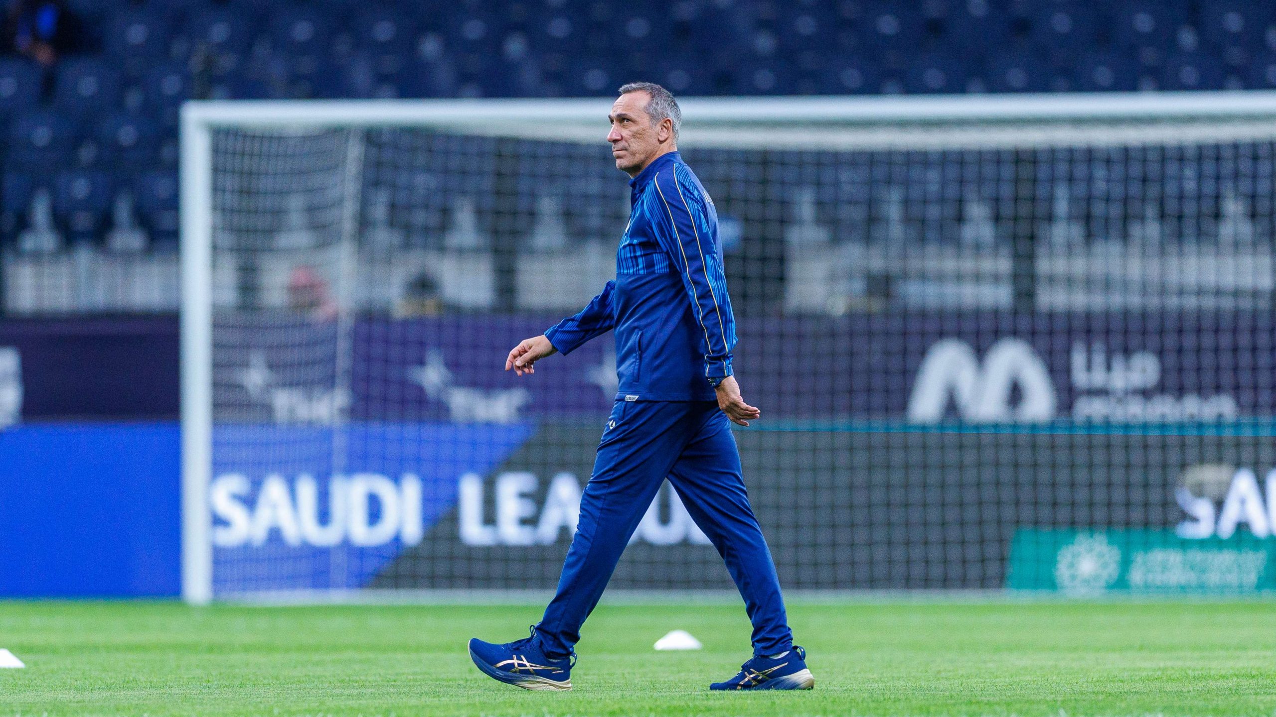 مدرب الخليج يهاجم التحكيم بعد مواجهة الاتحاد ويفجر مفاجأة عن الهلال