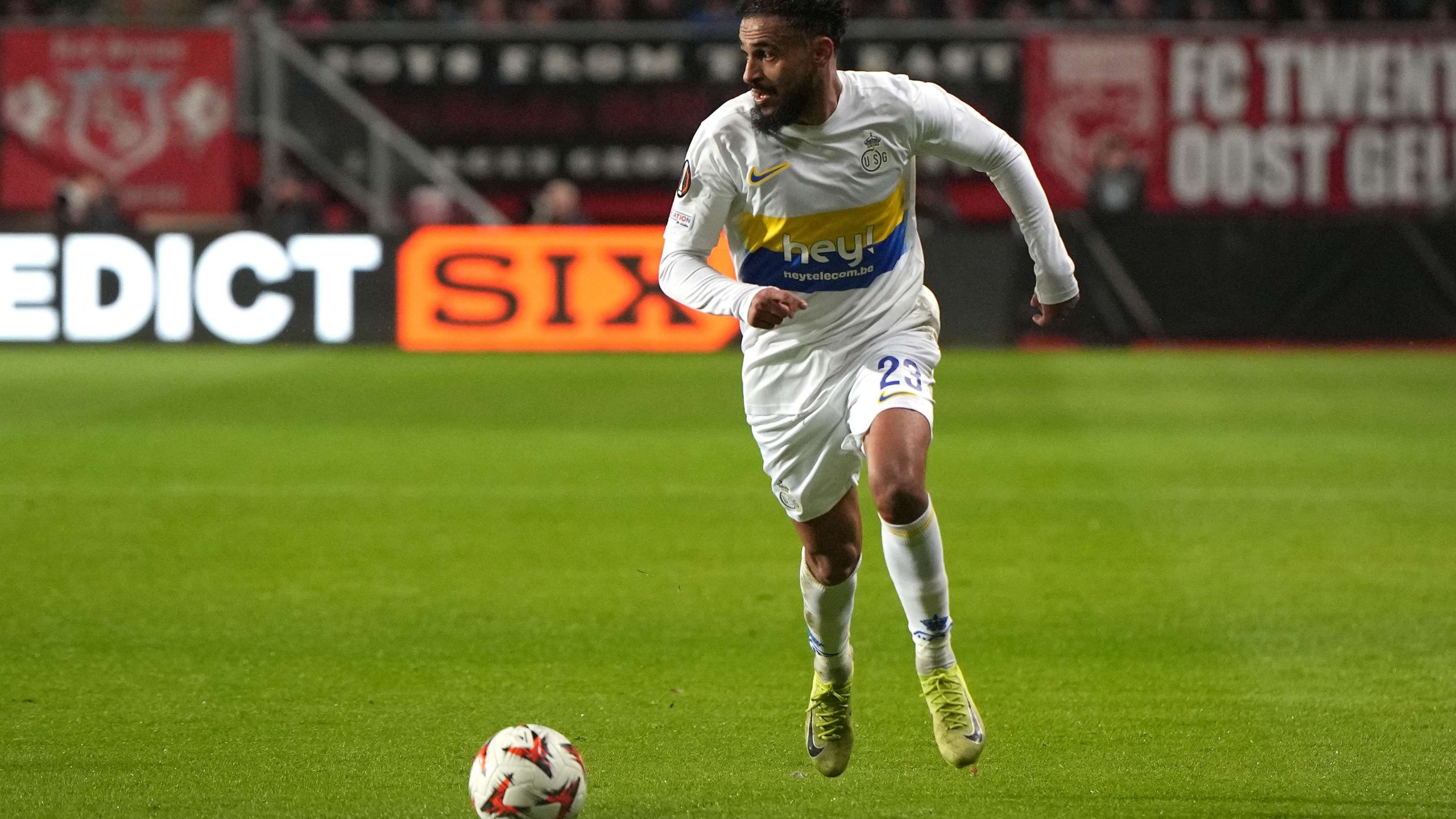 سفيان بوفال مع لوهافر: المغربي الذي قهر ميسي يتحدى باريس سان جيرمان