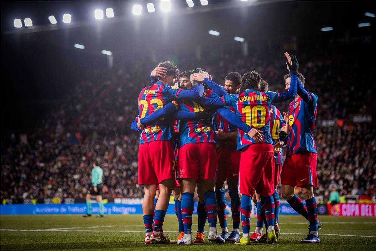 قمة الكأس الملكية: دليلك الشامل لـ القنوات المجانية الناقلة لمباراة برشلونة وأتلتيكو مدريد اليوم