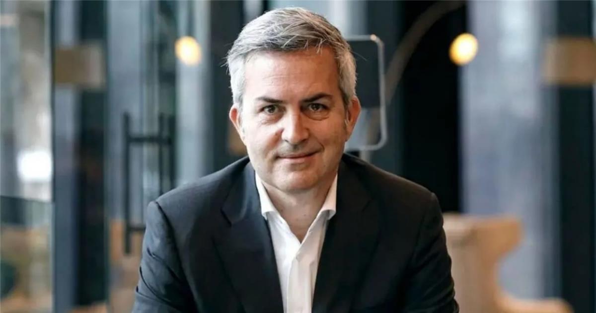 فيكتور فونت يرفع سقف التحدي: خطة صفقات برشلونة الصيفية المنتظرة لمواجهة لابورتا