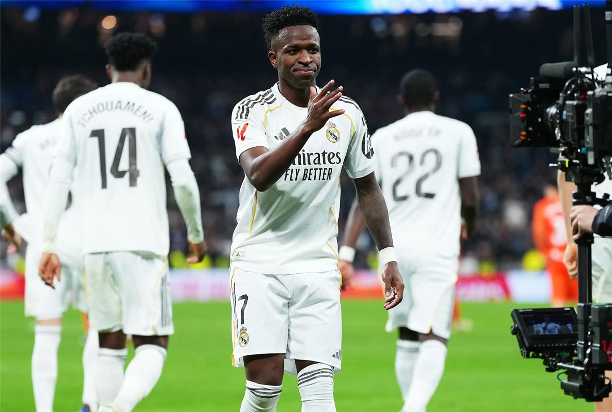 قمة الإثارة: تشكيلة ريال مدريد المتوقعة ضد أوساسونا في صراع الليغا المرتقب