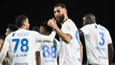 الأخدود ضد الهلال