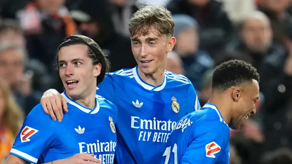 ريال مدريد يحدد سعر بيع هويسين وصراع مشتعل بين آرسنال وليفربول