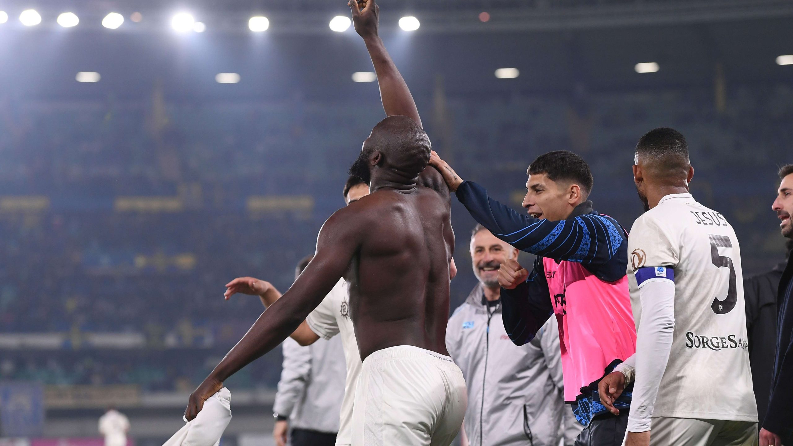 روميلو لوكاكو يقود نابولي للفوز على هيلاس فيرونا بهدف قاتل