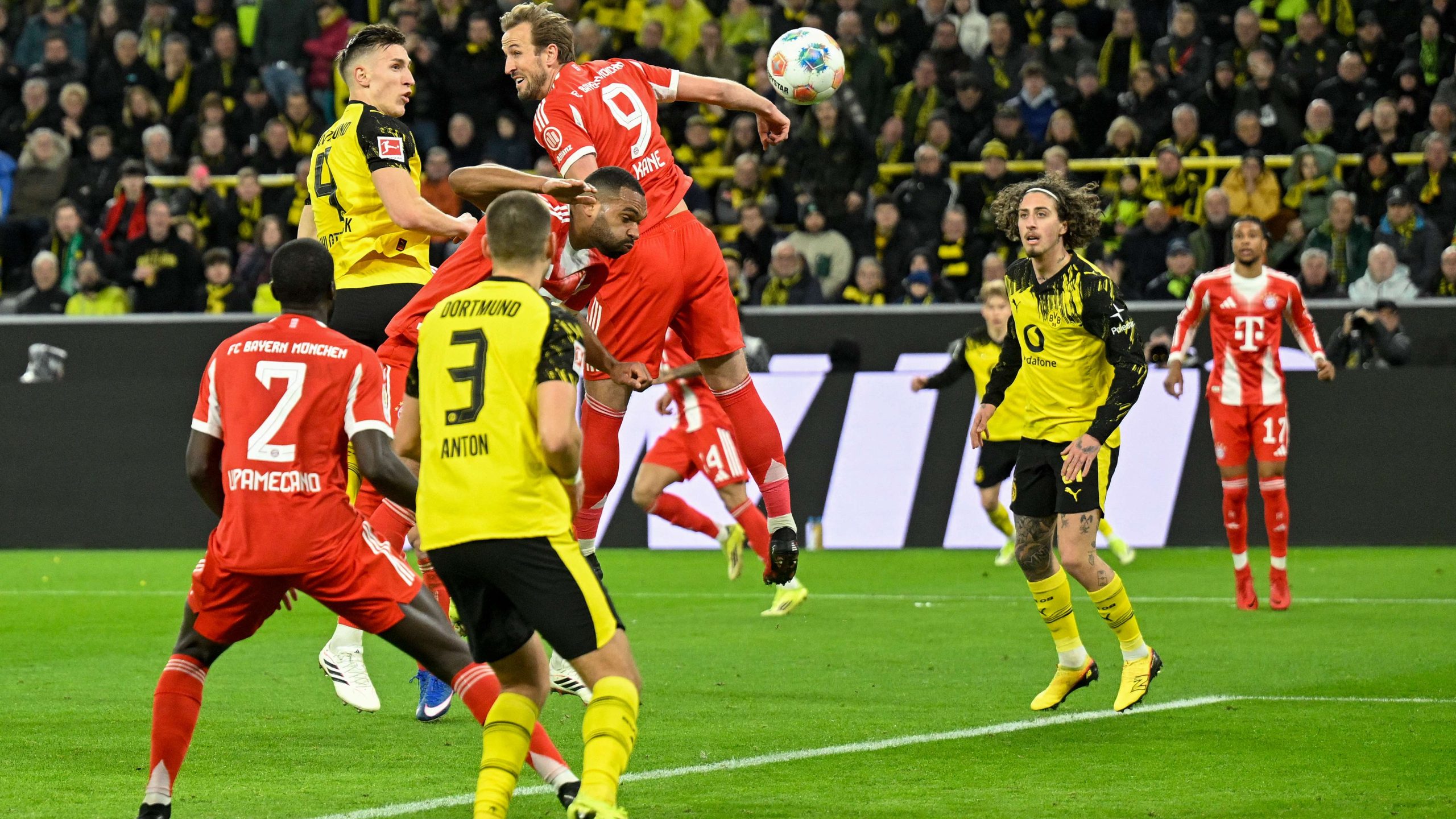 إصابة إيمري تشان بالرباط الصليبي تنهي موسمه مع دورتموند