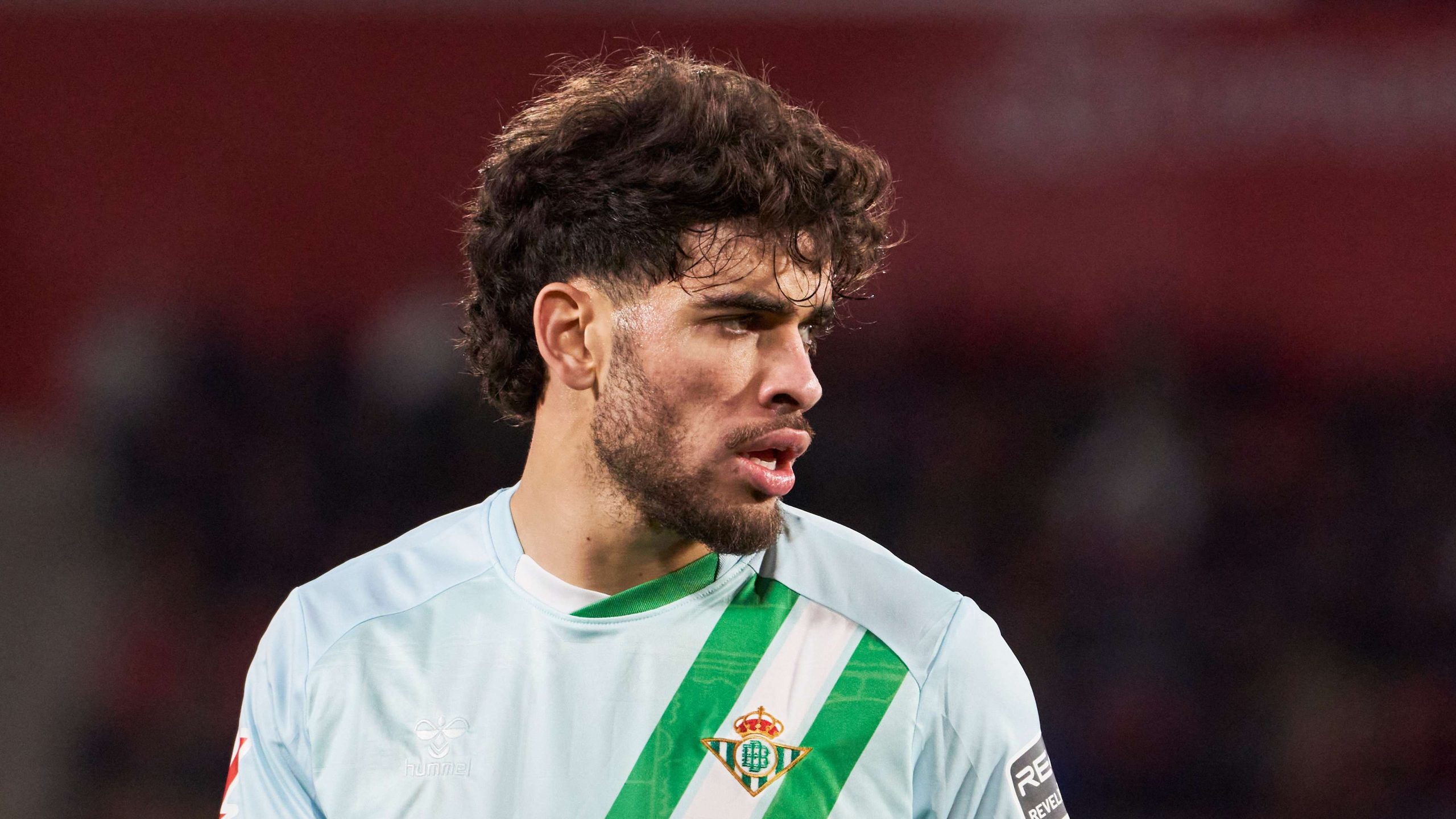 عبد الصمد الزلزولي يتوهج في ديربي الأندلس ويحقق رقماً قياسياً جديداً