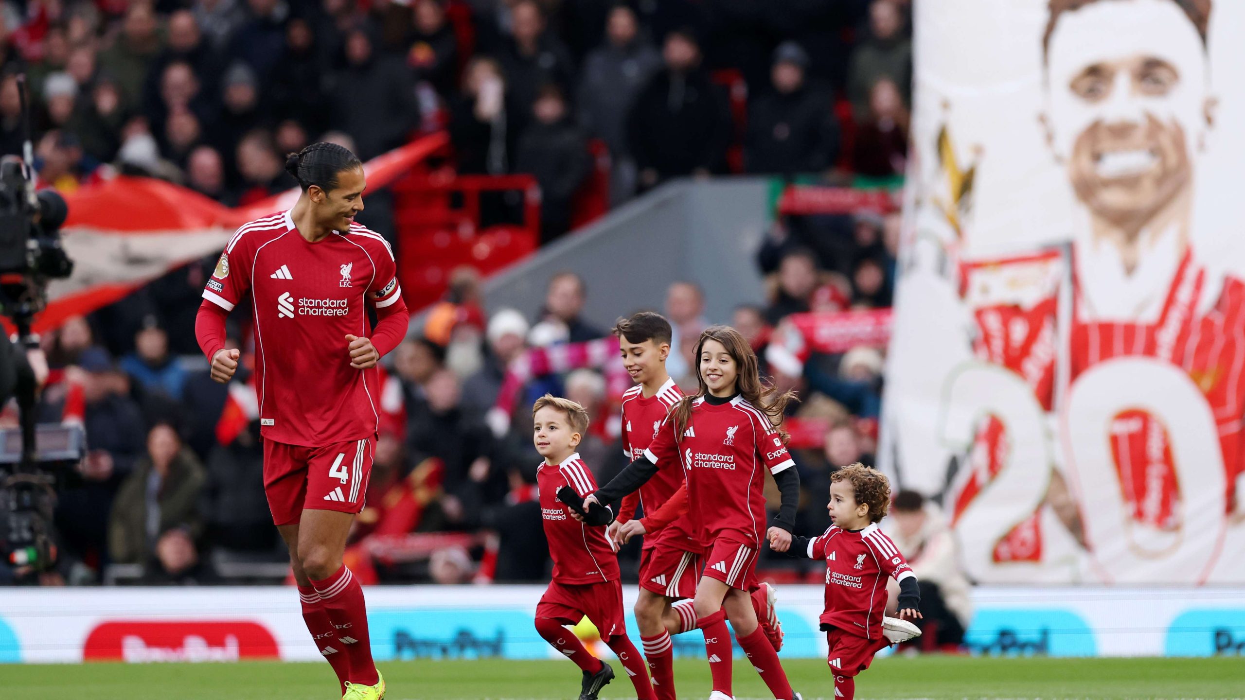 ليلة الوفاء في “أنفيلد”.. جماهير ليفربول وولفرهامبتون تخلد ذكرى ديوجو جوتا بمشهد استثنائي