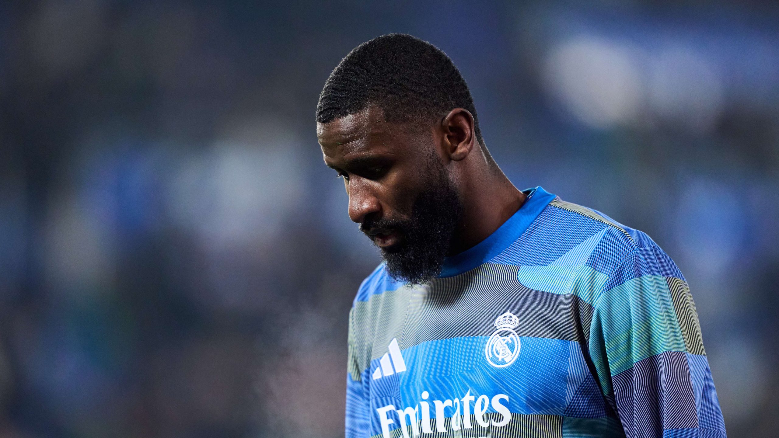 زلزال في ألمانيا.. هل يُطرد روديجر من حسابات المانشافت قبل المونديال بسبب واقعة خيتافي؟