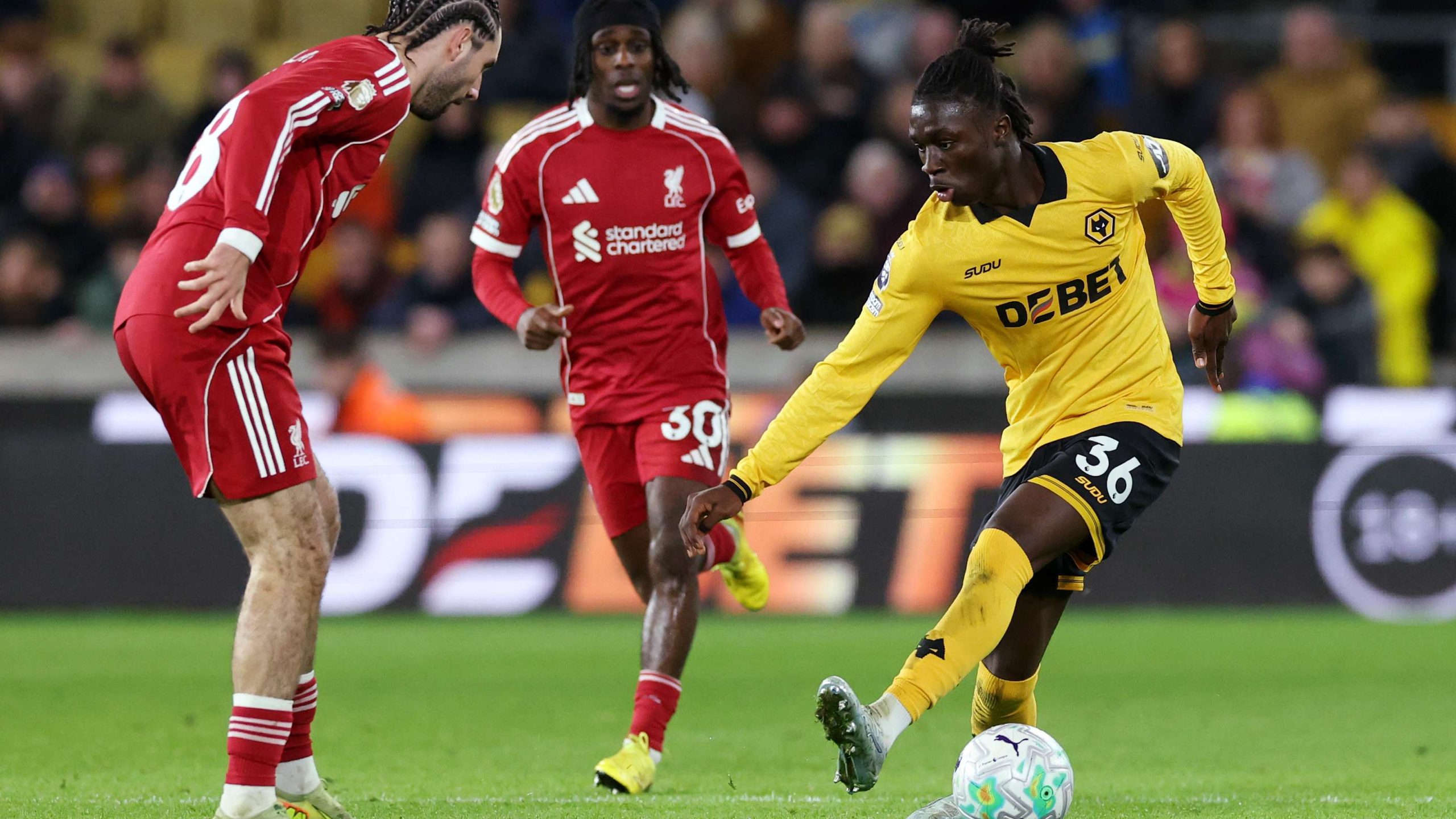 زلزال في الدوري الإنجليزي.. ولفرهامبتون يصعق ليفربول بهدف قاتل ويفسد فرحة محمد صلاح