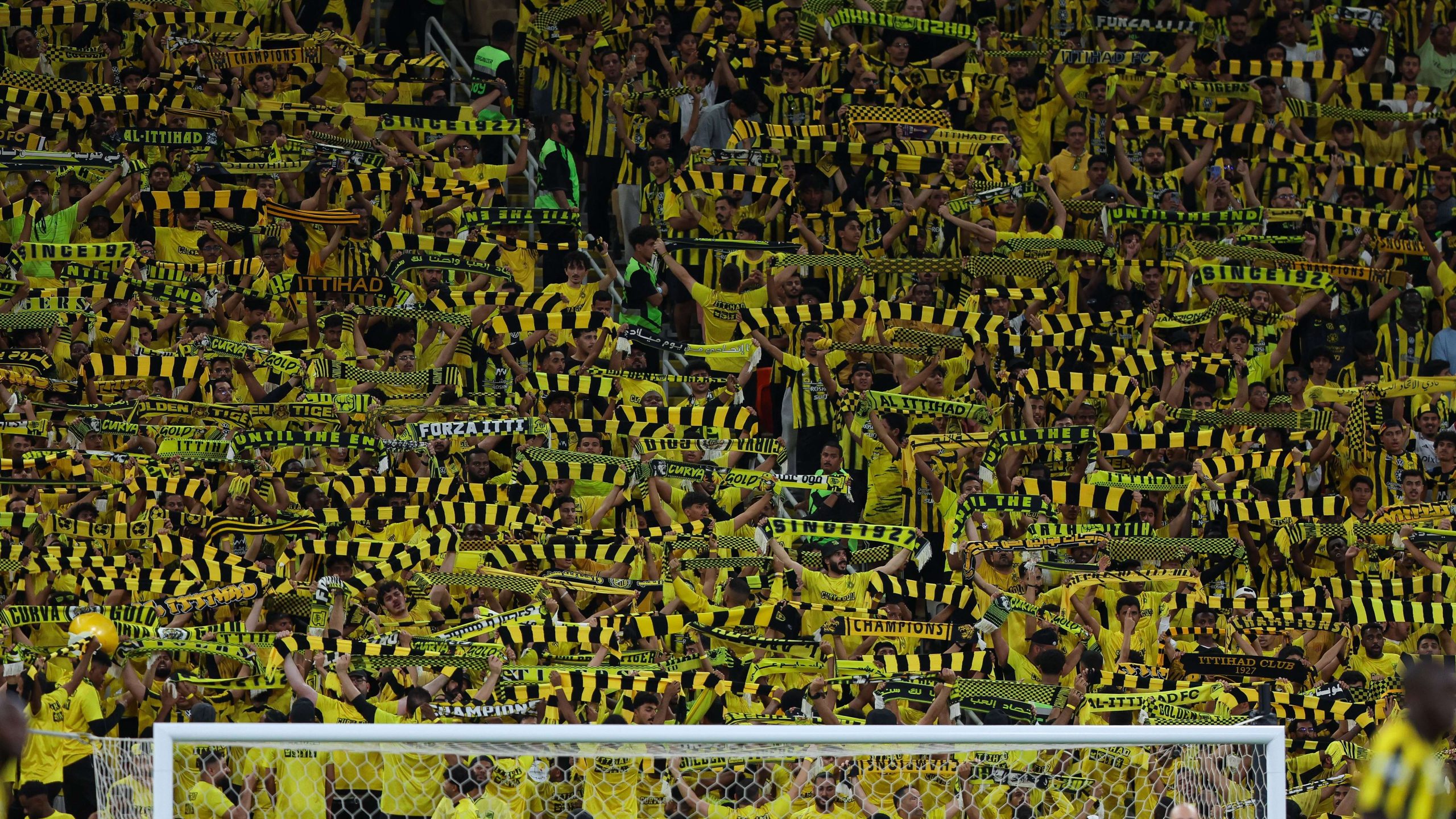 ديربي جدة.. “شبح العقوبة” يثير قلق جماهير الاتحاد قبل مواجهة الأهلي المرتقبة