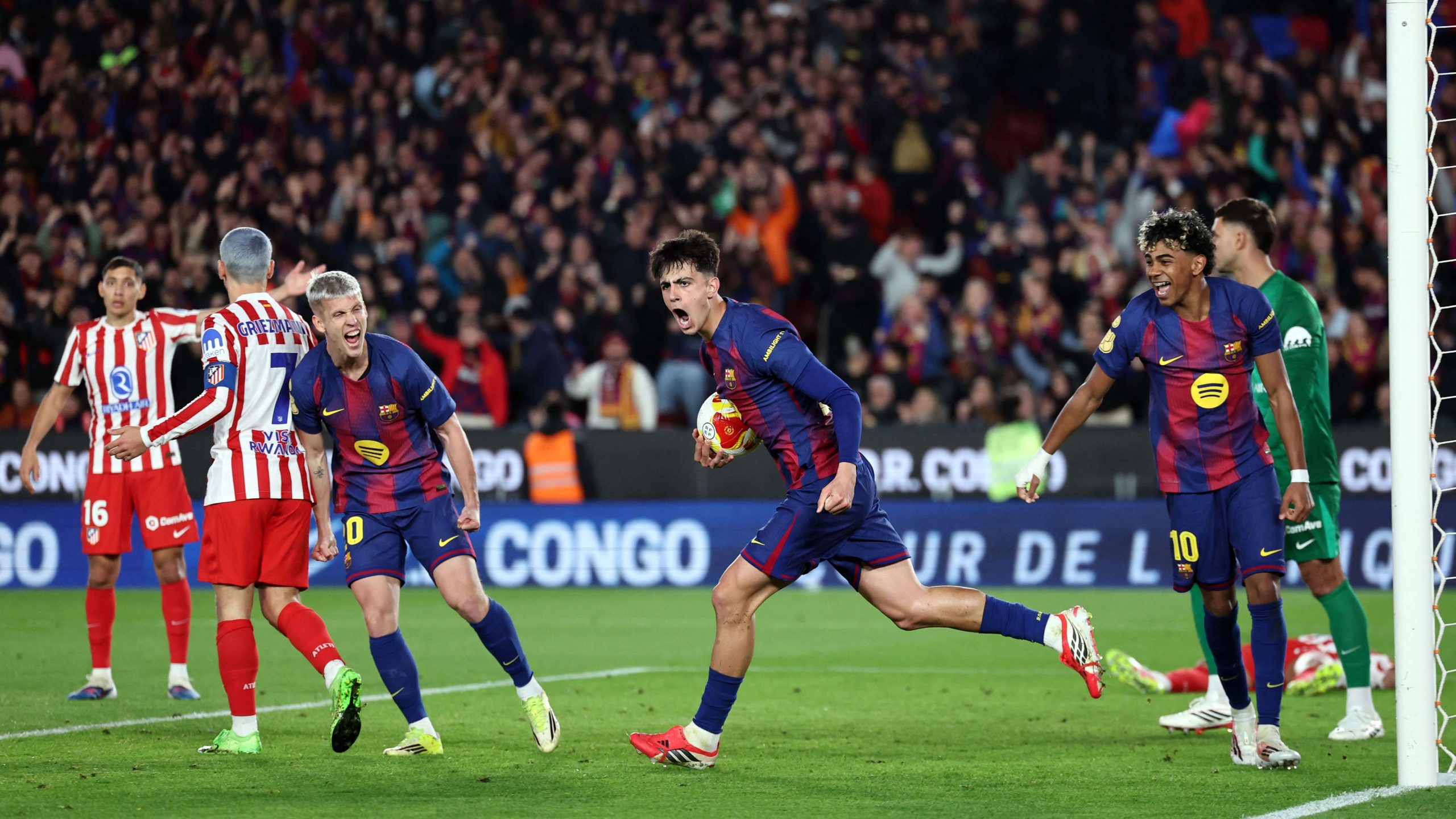 حل طارئ في برشلونة.. ‘باتريسيو باسيفيكو’ المنقذ الجديد لتشكيلة فليك بعد إصابة كوندي وبالدي