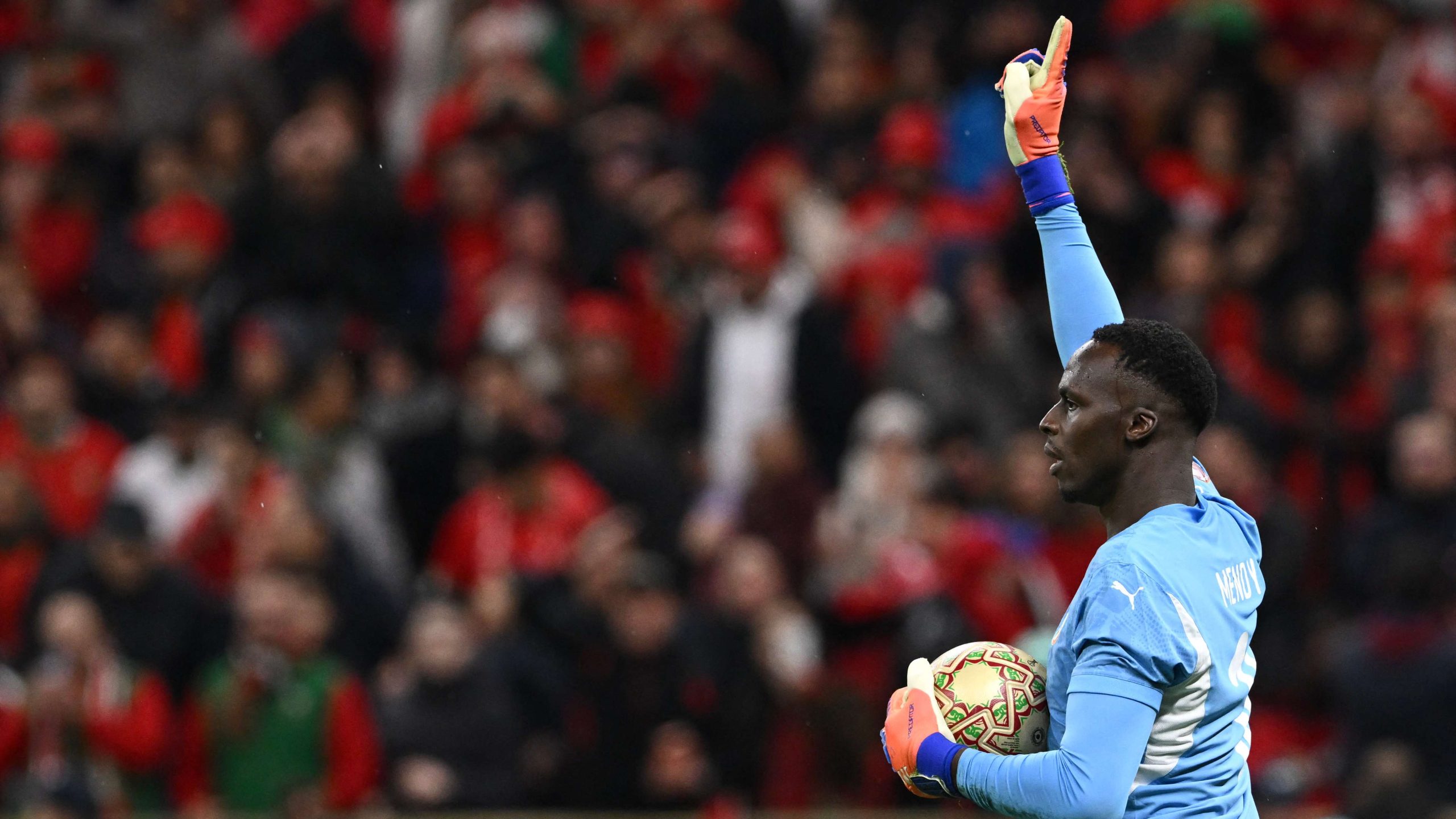 ديربي جدة: يوسف النصيري وإدوارد ميندي.. صراع متجدد من ملاعب أوروبا إلى قمة دوري روشن